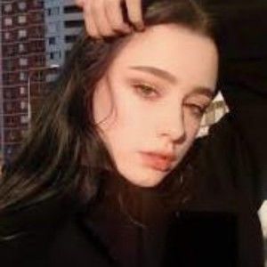 Meet your Posher, Maura